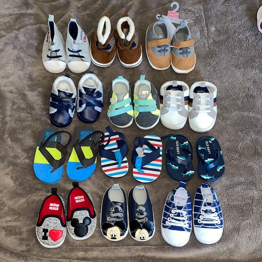 Lot of baby shoes